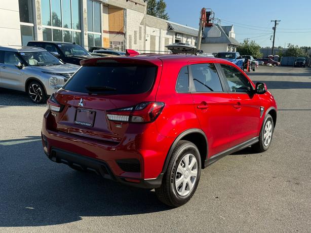 2024 Mitsubishi RVR image 5