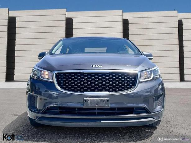 2017 KIA SEDONA image 2