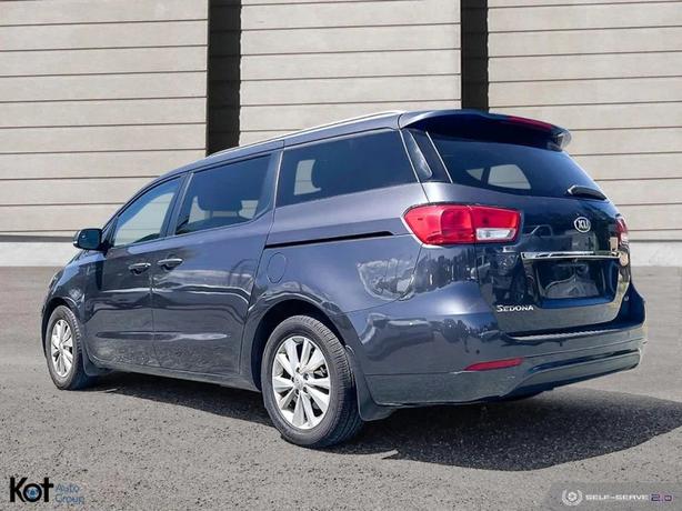 2017 KIA SEDONA image 4
