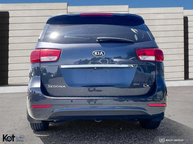 2017 KIA SEDONA image 5