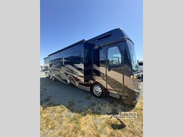 Used 2019 Fleetwood RV Discovery LXE 44H image 1
