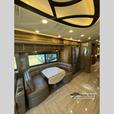 Used 2019 Fleetwood RV Discovery LXE 44H thumbnail image 3