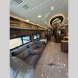 Used 2019 Fleetwood RV Discovery LXE 44H thumbnail image 5
