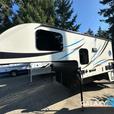 Used 2016 Palomino Real-Lite HS-1806 thumbnail image 2