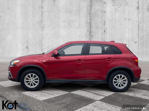 2018 Mitsubishi RVR SE | Heated Seats | Remote Keyless Entry | Folding Rear Benc image 8