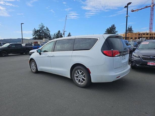 2024 Chrysler Grand Caravan SXT | Heated Seats! image 4