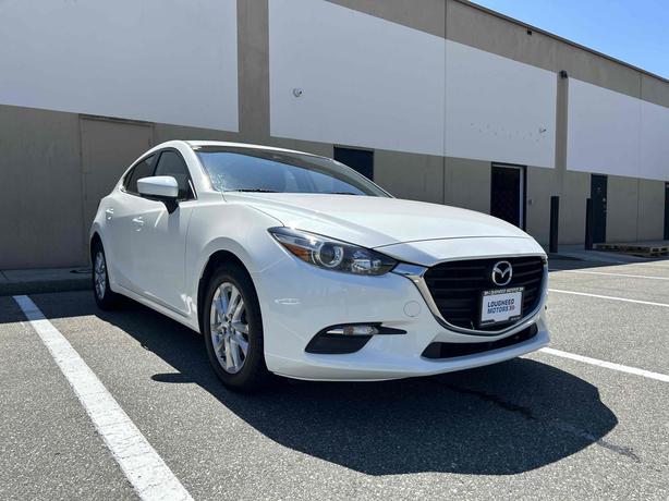 2018 Mazda MAZDA3 image 1