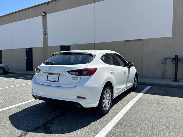 2018 Mazda MAZDA3 image 8