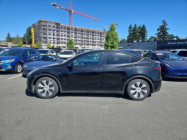 2021 Tesla Model Y Long Range AWD | No Reported Accidents! image 3