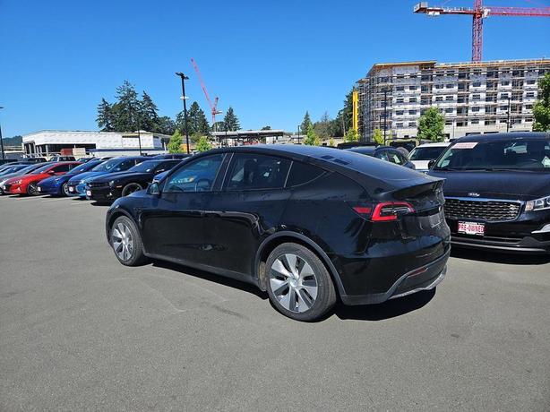 2021 Tesla Model Y Long Range AWD | No Reported Accidents! image 4