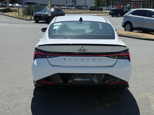 2023 Hyundai Elantra Ultimate - Apple CarPlay & Android Auto & SiriusXM image 7