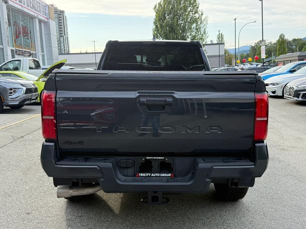 2024 Toyota Tacoma TRD Off Road - No Accidents, Heated Seats image 6