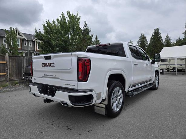 2023 GMC Sierra 1500 Denali - No Accidents, One Owner, Leather image 5