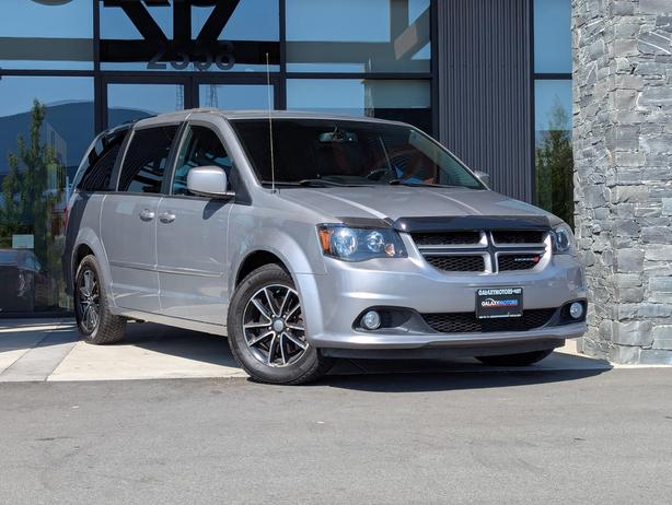 2017 Dodge Grand Caravan GT - No Accidents, Power Sliding Doors, NAV image 4