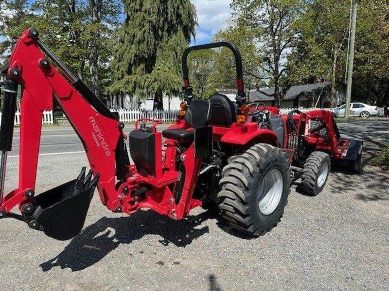 2024 Mahindra 1600 Series 1626 Shuttle display photo