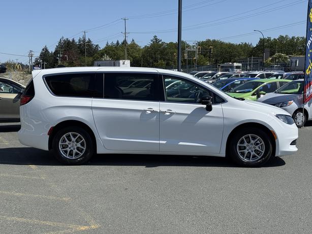 2024 Chrysler Grand Caravan SXT - 3rd Row Seats & Advanced Brake Assist image 5