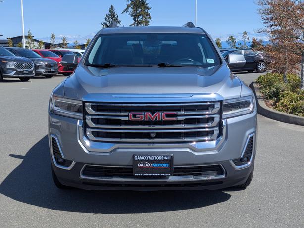 2023 GMC Acadia SLT - AWD, Sunroof, Heated/Vented Seats image 3