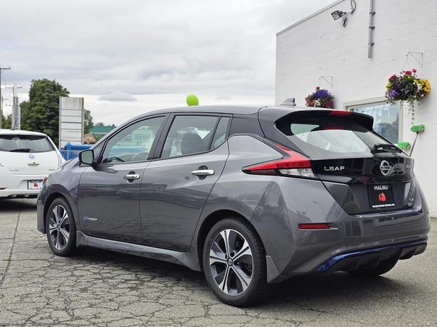 2019 Nissan LEAF SV Hatchback image 4