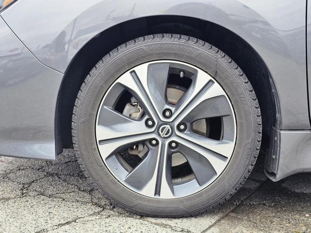 2019 Nissan LEAF SV Hatchback image 5