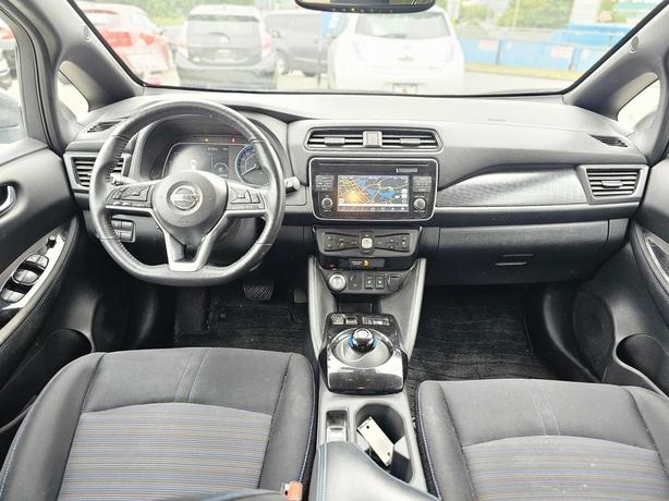 2019 Nissan LEAF SV Hatchback image 6