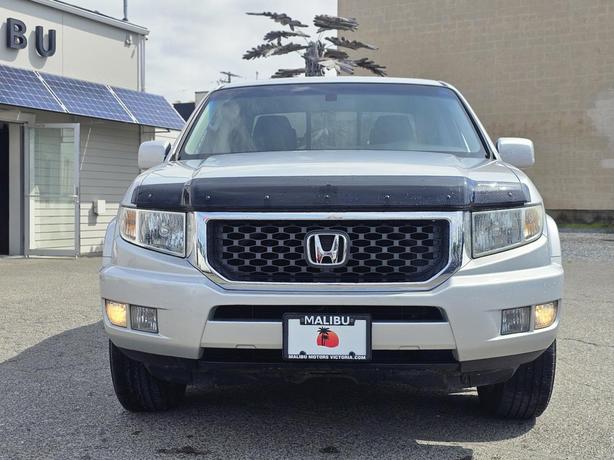 2009 Honda Ridgeline EX-L with Moonroof image 2