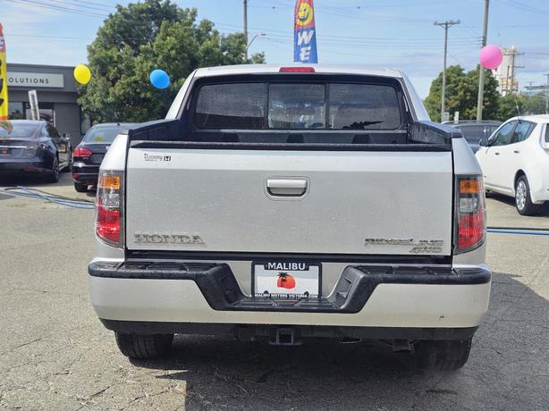 2009 Honda Ridgeline EX-L with Moonroof image 3