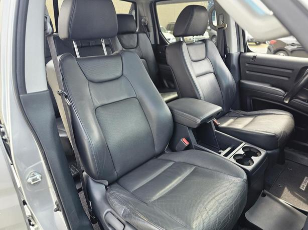 2009 Honda Ridgeline EX-L with Moonroof image 7