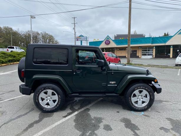 2010 Jeep  Wrangler Sahara 2door Automatic image 4