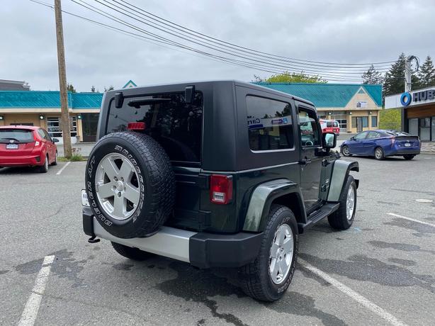 2010 Jeep  Wrangler Sahara 2door Automatic image 5