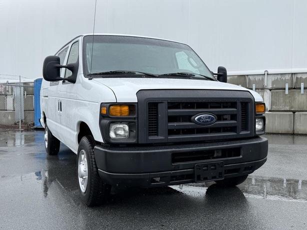 2013 Ford Econoline E-150 5-Passenger Extended Cargo van image 2