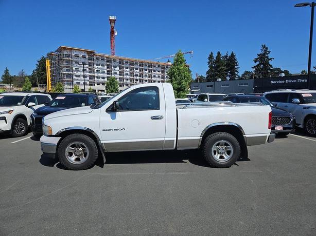 2004 Dodge RAM 1500 2dr Reg Cab 120.5 WB ST | Manual Transmission! image 3