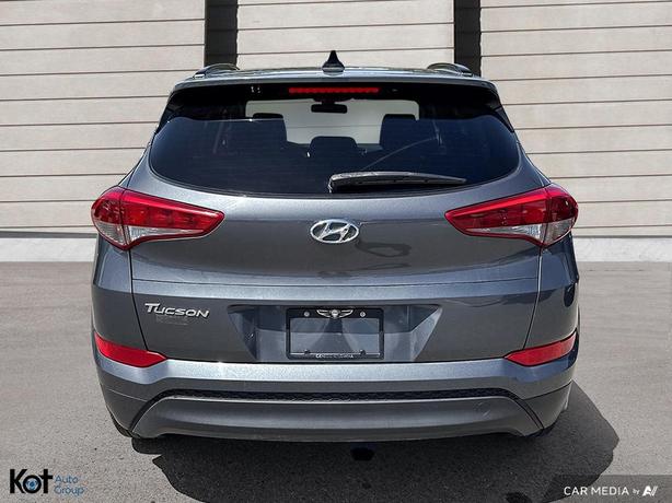 2018 Hyundai Tucson SE LEATHER! BACKUP CAMERA! NO ACCIDENT! ONE OWNER! image 5