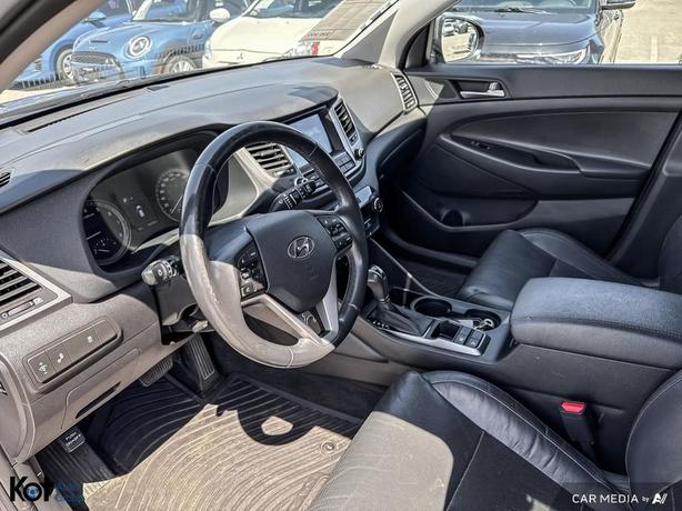 2018 Hyundai Tucson SE LEATHER! BACKUP CAMERA! NO ACCIDENT! ONE OWNER! image 6