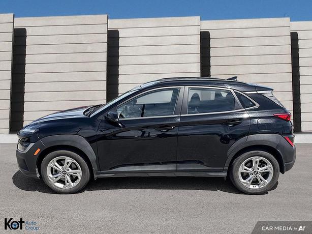 2023 Hyundai Kona Preferred SUNROOF! LEATHER! BACKUP CAMERA! BLINDSPOT! image 3