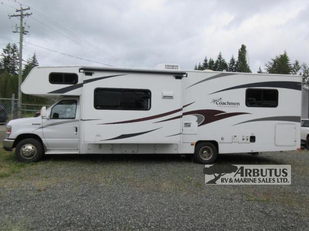 Used 2010 Coachmen RV Freelander 30QB image 3