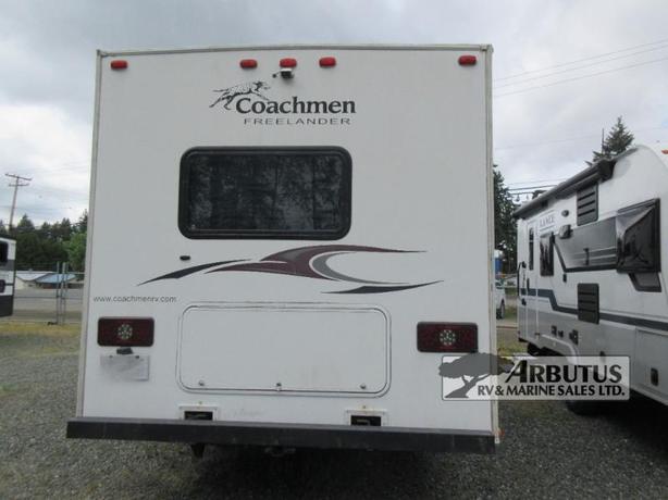 Used 2010 Coachmen RV Freelander 30QB image 5