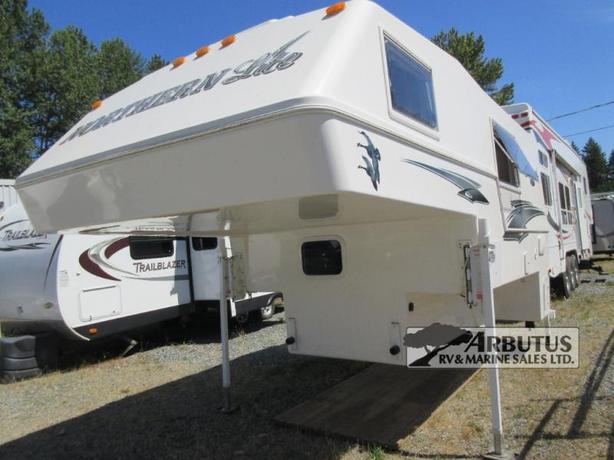 Used 2019 Northern Lite Limited Edition 10-2EX Wet Bath image 3