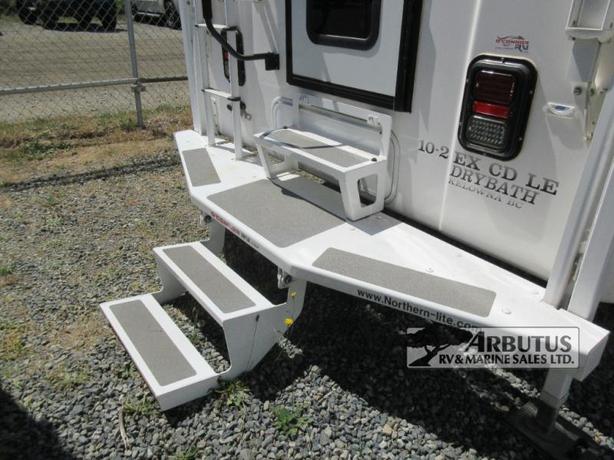 Used 2019 Northern Lite Limited Edition 10-2EX Wet Bath image 6