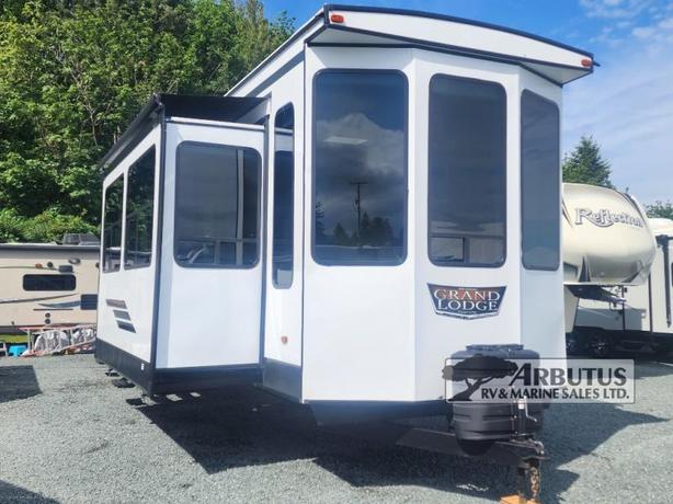 Used 2024 Forest River RV Wildwood Grand Lodge 42FLDL image 1