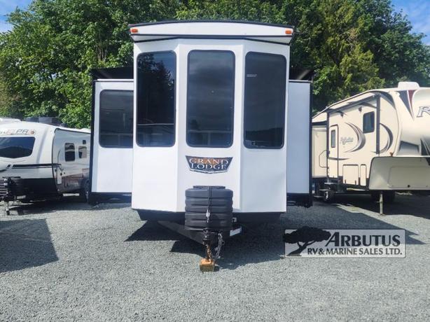 Used 2024 Forest River RV Wildwood Grand Lodge 42FLDL image 2
