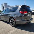 2019 Chrysler Pacifica TOURING-L thumbnail image 4