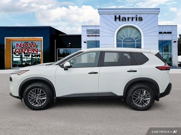 2022 Nissan Rogue AWD S | No Reported Accidents! image 3