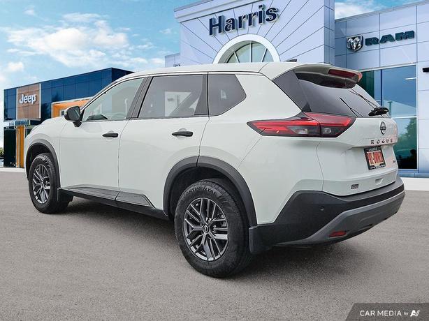 2022 Nissan Rogue AWD S | No Reported Accidents! image 4