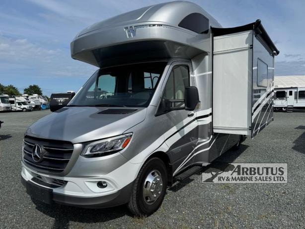 Used 2022 Winnebago Navion 24J image 3