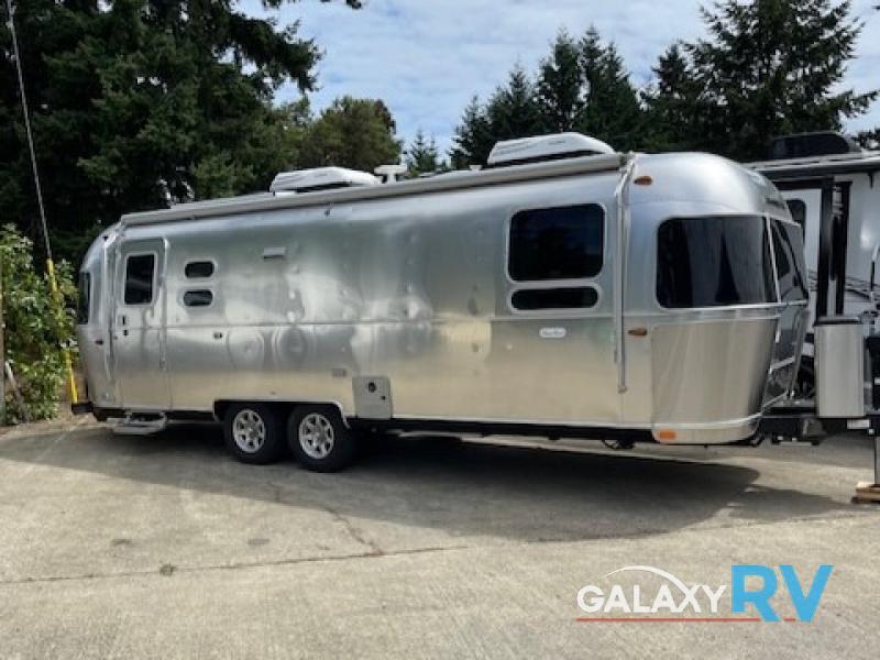 Used 2022 Airstream Flying Cloud 27FB display photo