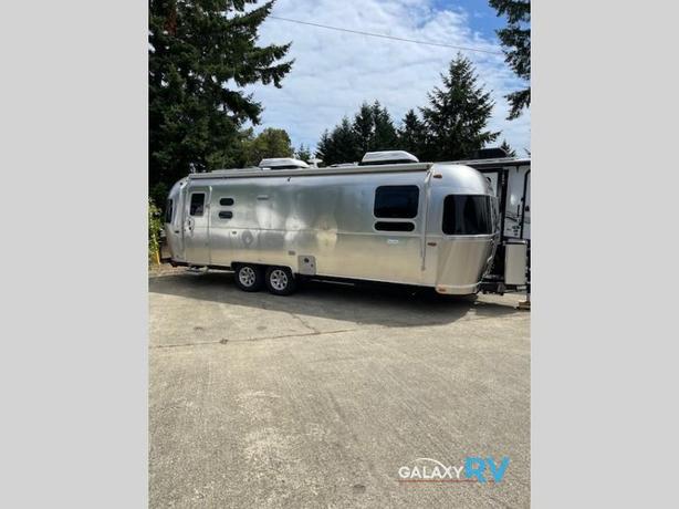 Used 2022 Airstream Flying Cloud 27FB image 4