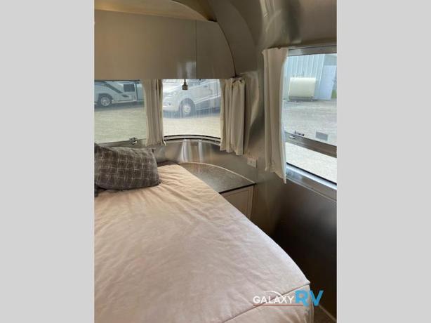 Used 2022 Airstream Flying Cloud 27FB image 6