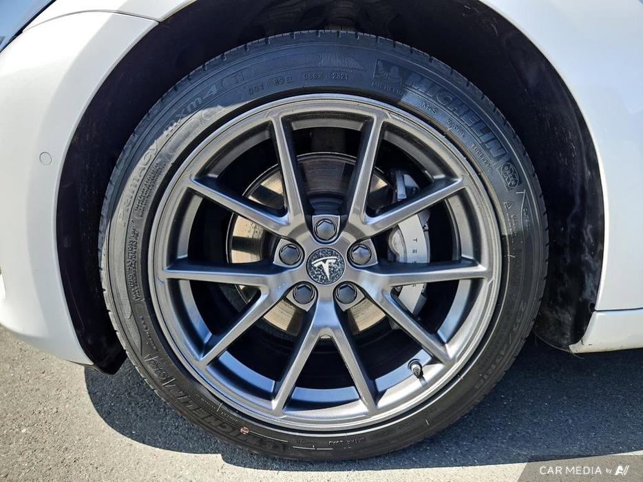 2021 Tesla Model 3 Standard Range Plus RWD | One Owner | GPS Navigation! display photo