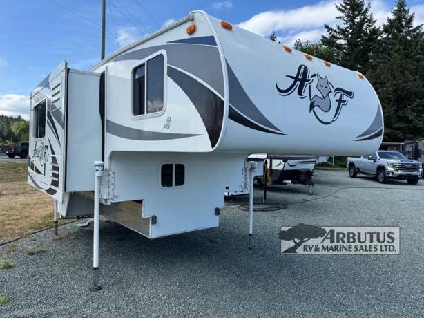 Used 2016 Northwood Arctic Fox Camper 811 Wet Bath image 1