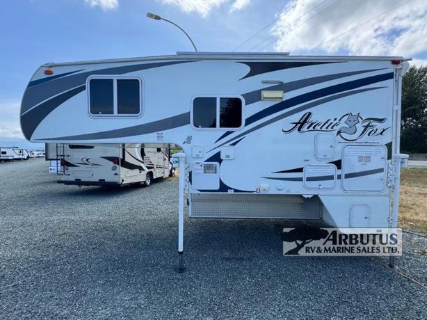 Used 2016 Northwood Arctic Fox Camper 811 Wet Bath image 4